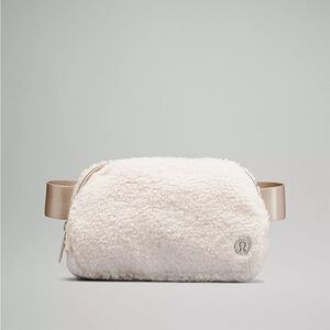 Lululemon Everywhere Fleece Belt Bag Ivory